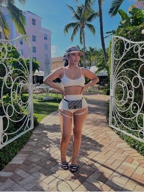 MINAA MONROE OUTSIDE STRING SHORT  SET BEACHWEAR SZ S/M